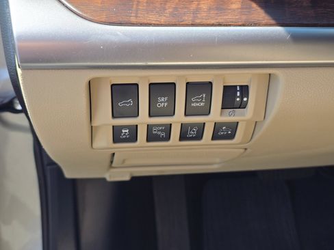 Used 2016 Subaru Outback 2.5i Limited AWD/4WD image 25