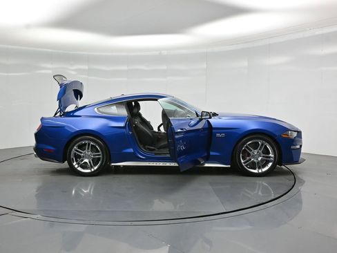 Used 2018 Ford Mustang GT Premium w/ GT Performance Package RWD image 4
