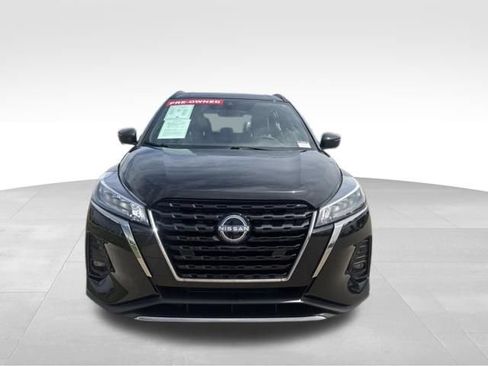 Used 2023 Nissan Kicks SR w/ SR Premium Package FWD image 4