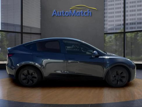 Used 2024 Tesla Model Y Long Range RWD image 11