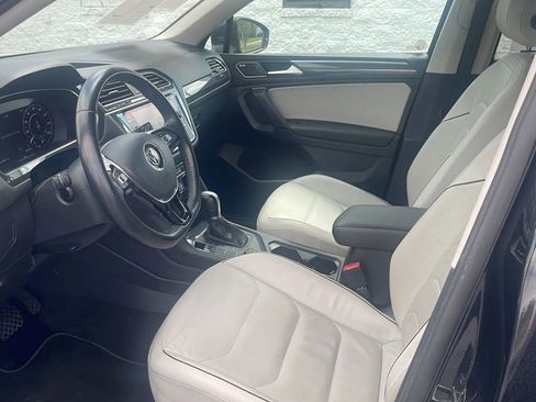 Used 2019 Volkswagen Tiguan SEL Premium image 27