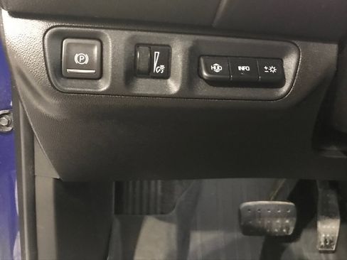 Used 2023 GMC Acadia Denali w/ Denali Ultimate Package AWD/4WD image 13