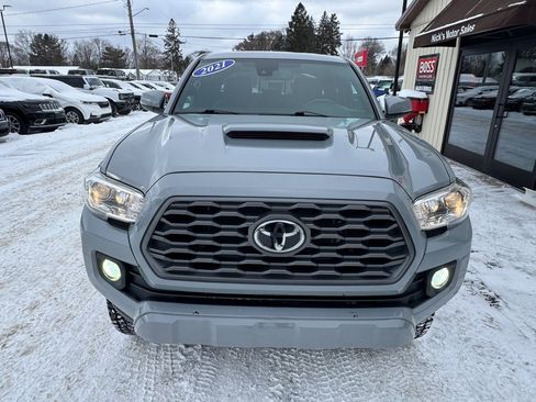 Used 2021 Toyota Tacoma TRD Sport image 8