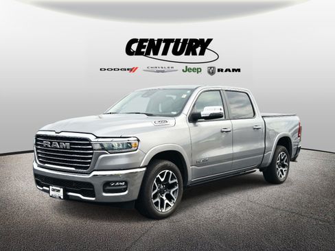 Used 2025 RAM 1500 Laramie AWD/4WD image 8