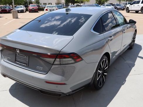 Used 2025 Honda Accord Touring image 5