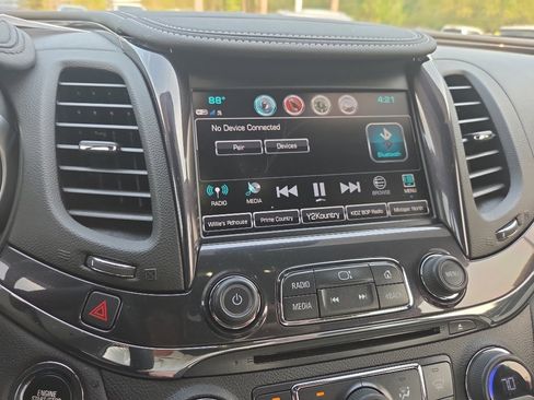 Used 2017 Chevrolet Impala Premier w/ Enhanced Convenience Package image 10