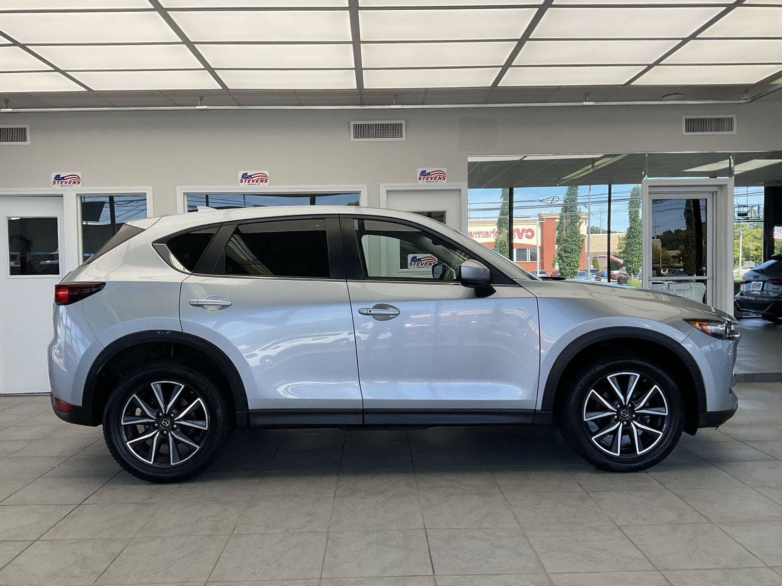 Used 2018 MAZDA CX-5 Touring w/ Preferred Equipment Package AWD/4WD image 4
