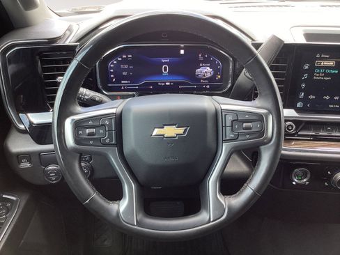 Used 2023 Chevrolet Silverado 1500 LT RWD image 17