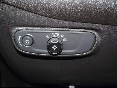 Used 2023 Chevrolet Equinox LT FWD image 27