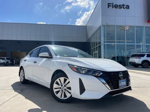 Used 2025 Nissan Sentra S FWD image 1