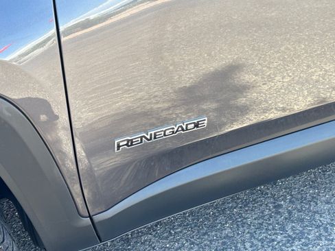 Used 2021 Jeep Renegade Limited AWD/4WD image 24