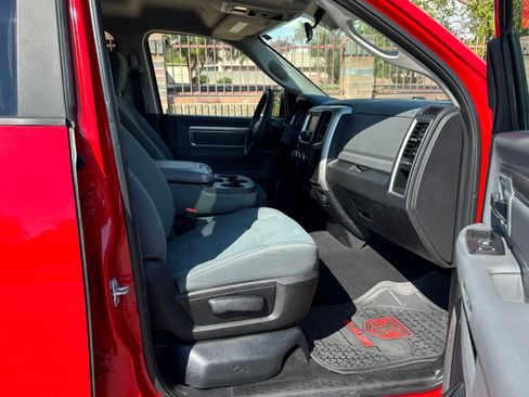 Used 2017 RAM 1500 Classic SLT RWD image 11