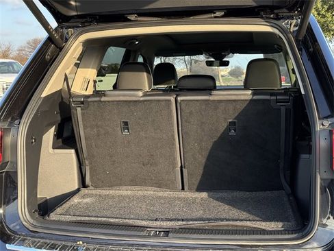 Used 2025 Volkswagen Atlas SEL Premium R-Line image 34