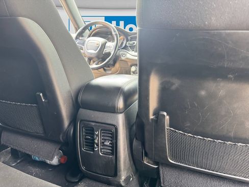 Used 2023 Dodge Durango SXT RWD image 21