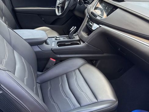 Used 2023 Cadillac XT5 Premium Luxury w/ Platinum Package AWD/4WD image 4