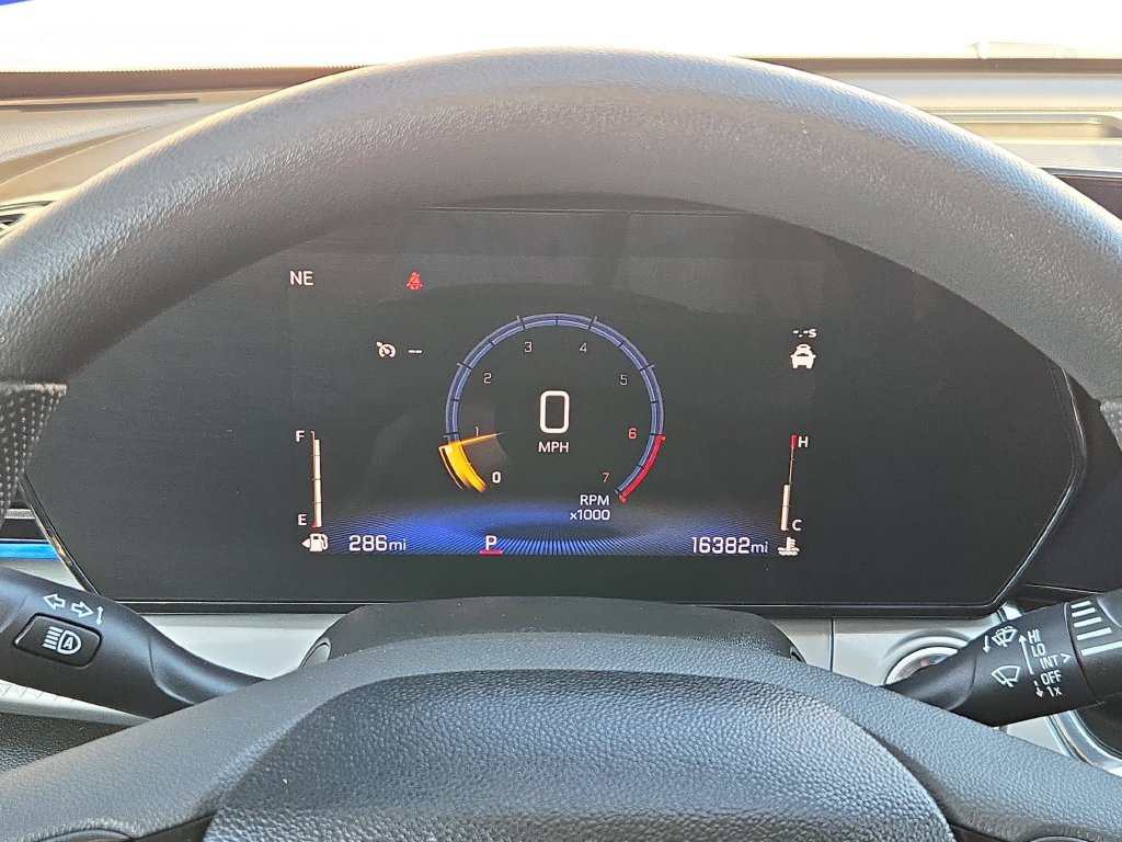 Used 2026 Chevrolet Trax LT FWD image 16