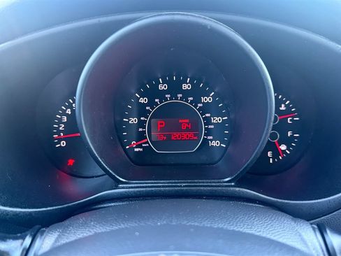 Used 2019 Kia Soul + FWD image 16