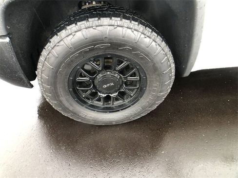 Used 2018 GMC Sierra 1500 2WD Regular Cab image 10