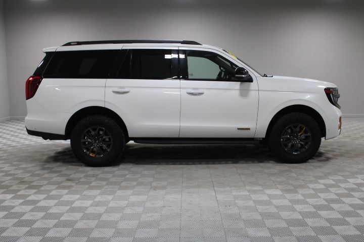 Used 2025 Ford Expedition Tremor AWD/4WD image 12