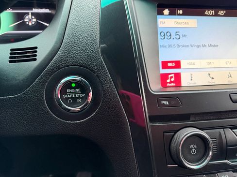 Used 2018 Ford Explorer XLT w/ Equipment Group 202A image 18