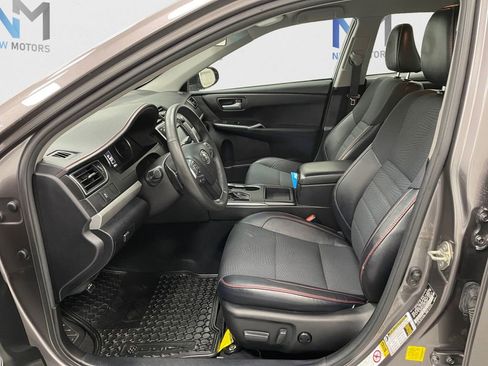 Used 2017 Toyota Camry SE FWD image 7