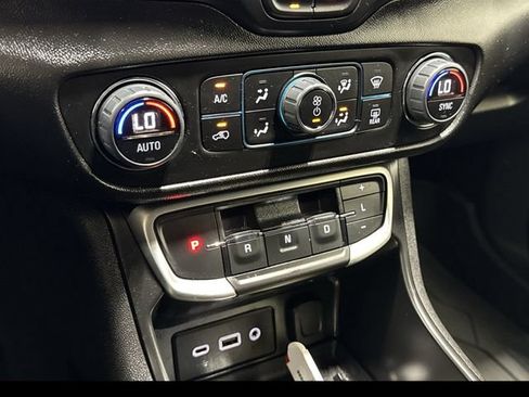 Certified 2023 GMC Terrain SLE w/ Driver Convenience Package AWD/4WD image 19