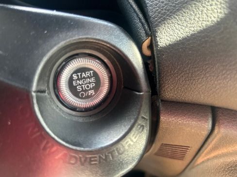 Used 2023 Jeep Renegade Limited AWD/4WD image 16