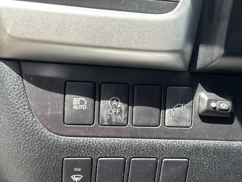 Used 2017 Toyota Highlander Plus AWD/4WD image 14