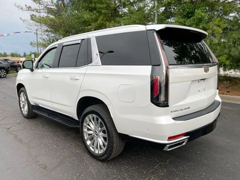Used 2022 Cadillac Escalade Premium Luxury image 3