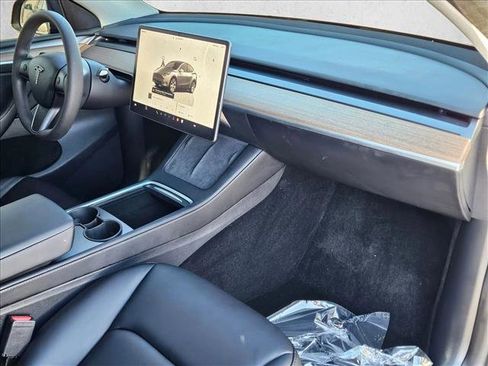 Used 2024 Tesla Model Y Long Range image 22