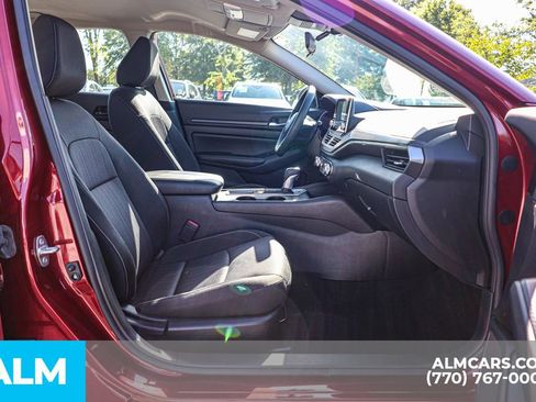 Used 2025 Nissan Altima 2.5 SV FWD image 21