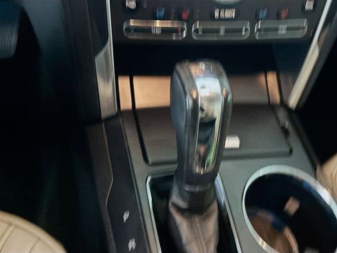 Used 2017 Ford Explorer Platinum image 25