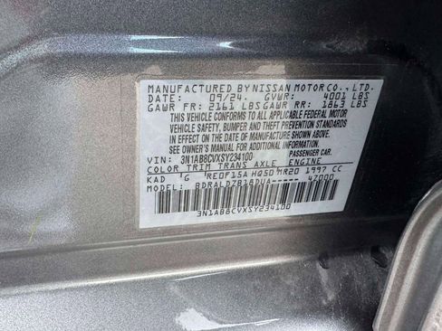 Certified 2025 Nissan Sentra SV image 18