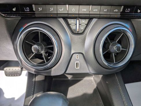 Certified 2019 Chevrolet Blazer LT AWD/4WD image 29