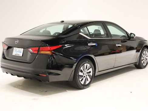 Used 2025 Nissan Altima 2.5 S image 4
