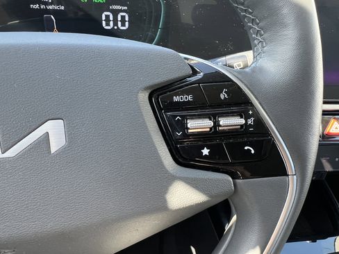 Certified 2023 Kia Niro SX Touring image 8