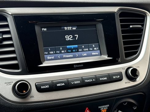 Used 2022 Hyundai Accent SE image 18