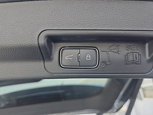 Used 2023 Ford Explorer XLT w/ Equipment Group 202A image 20