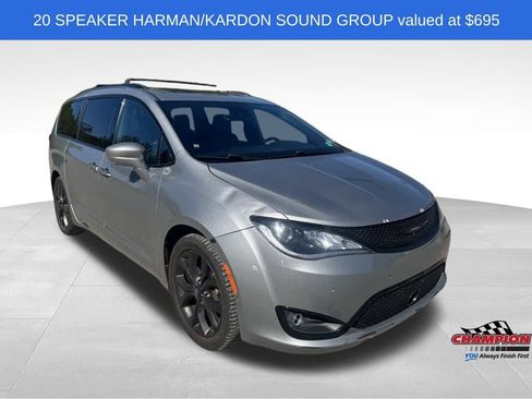 Used 2019 Chrysler Pacifica Touring-L Plus image 9