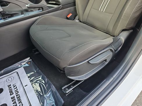 Used 2024 Hyundai Elantra SEL FWD image 34