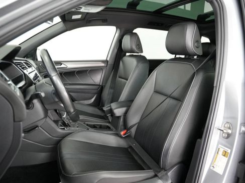 Used 2023 Volkswagen Tiguan SE R-Line FWD image 44