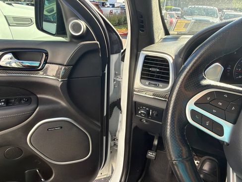 Used 2019 Jeep Grand Cherokee SRT AWD/4WD image 13