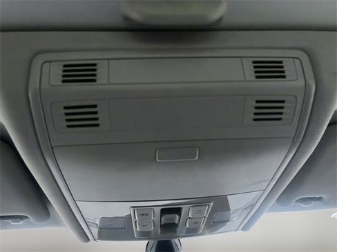 Used 2019 Volkswagen Jetta image 27