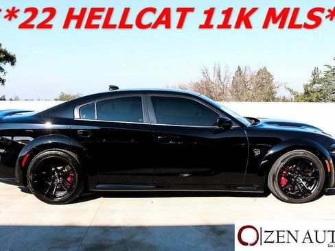 Used 2022 Dodge Charger SRT Hellcat w/ Harman/Kardon Audio Group image 5