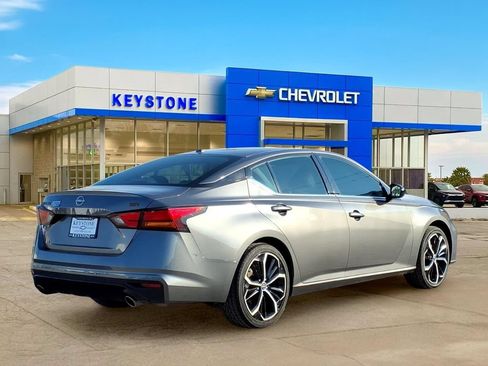 Used 2024 Nissan Altima 2.5 SR FWD image 7