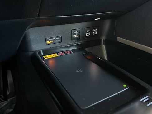 Used 2025 Toyota Camry LE FWD image 26