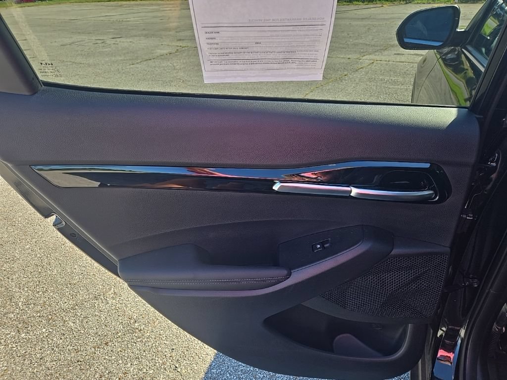 Used 2025 Kia Seltos EX w/ EX Sunroof Package FWD image 19