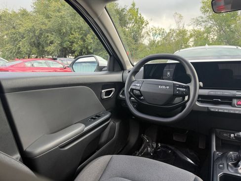 Used 2025 Kia K4 FWD image 33