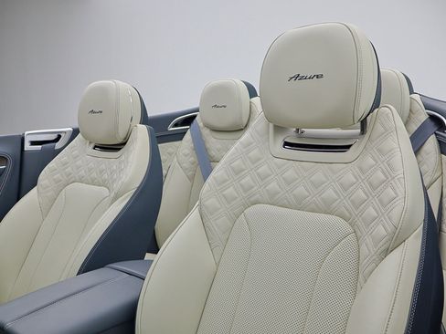 Used 2023 Bentley Continental GT Azure image 37