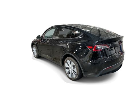 Certified 2023 Tesla Model Y Long Range AWD/4WD image 4